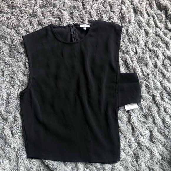 NWT Tobi Asymmetrical Black Top Medium - Picture 5 of 10